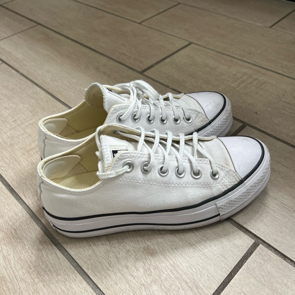 Converse Chuck Taylor All Star Low Top Platform Sneaker
